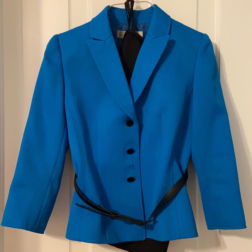 Blue tahari 2 piece skirt suit with black pencil skirt 4P